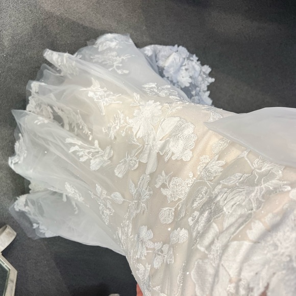 ENZOANI Summer 2023 Bridal Gown size 2 - Picture 10 of 10